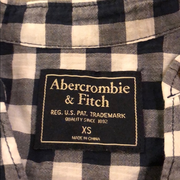 Abercrombie blouse with tie front - Picture 2 of 5